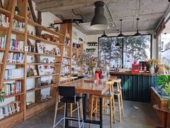 -Cafe In Little Forest