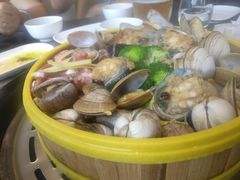 一筐贝壳（蒸汽）-日进一片海.生腌海鲜火锅.宵夜烧烤(三里屯总店)
