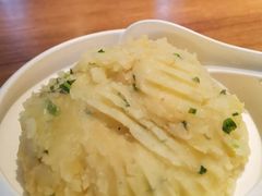 -云海肴·汽锅鸡·云南代表菜(天山百盛优客店)