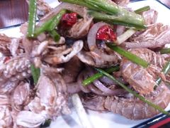 -虾弄弄海派小龙虾·牛羊蝎子火锅