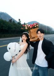 -雪中彩影婚纱摄影·微光艺术中心