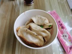 -胡记锅贴·沪上游子老鸭粉丝汤(太原路店)
