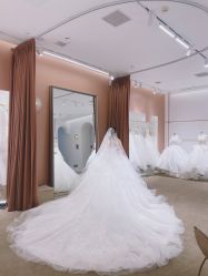 -派丽莫Pellimo原创设计婚纱品牌