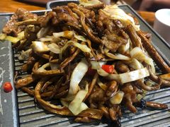 茶树菇炒牛肉-北京老铺烤鸭(老城根店)