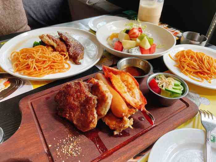 伯顿西餐厅(凤岗花园店)-"299的圣诞套餐 简直就是收割智商税,太.