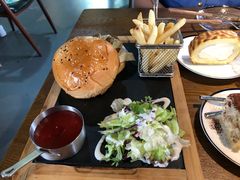 鹅肝樱桃酱手工牛肉汉堡-IFIF 如果花園(宽厚里店)