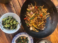 -富正毅三下锅·湘西韵味(天门山索道店)