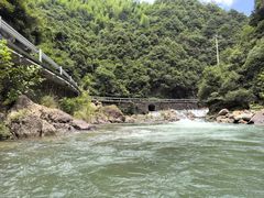 -安吉龙王山峡谷漂流