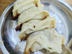 -黄阿姨锅贴大王(万航渡路店)