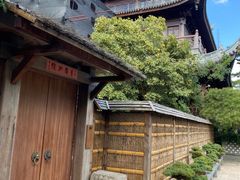 -龙华寺