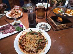 -老滇山寨•云南特色菜•地方菜•民族风情歌舞表演(金碧店)