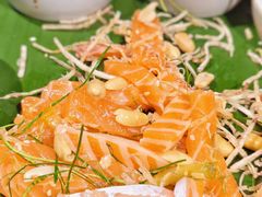 捞起三文鱼-广府乡下·饭庄(新港东路店)