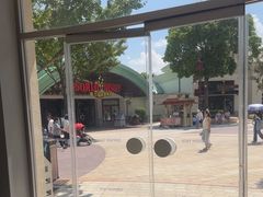 -喜茶(迪士尼小镇·平行宇宙店)
