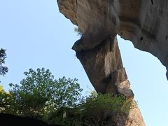 -伍山海滨石窟