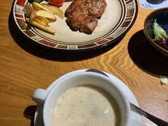 土豆蘑菇汤-斗牛士牛排(南京东路店)