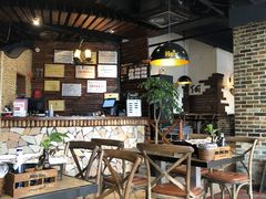 大堂-何师烧烤Pro ·江湖川菜·小龙虾·精酿(太古里旗舰店)