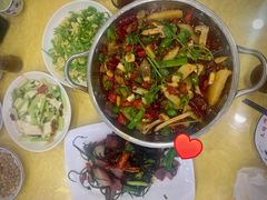 -乡土特色.冷锅鱼.牦牛肉汤锅