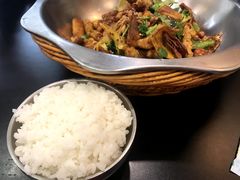 -愉肴麻辣香锅(中北镇店)