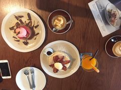 -ROAST coffee & eatery