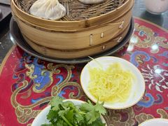 -笑来喜馄饨小笼工坊(通扬路店)