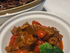 -八府香鸭·啫啫煲(华山路店)