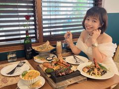 -Mark&Mars Restaurant