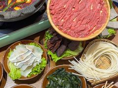 -黔有有贵州酸汤夺夺粉火锅(五味十字店)