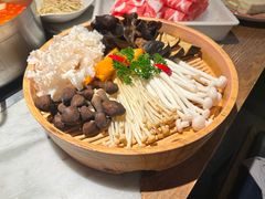 -尚尚仙·酸汤猪手·猪肚鸡火锅(华联万柳购物中心店)