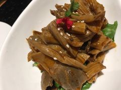 -鱼鲜饭香·招牌汽锅剁椒鱼头王