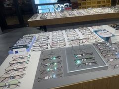 -斯维卡眼镜林·蔡司视觉合作店(青浦宝龙广场店)