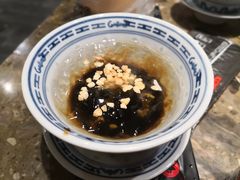 -沪小二炭火蛙锅(淮海中路美食不夜城店)