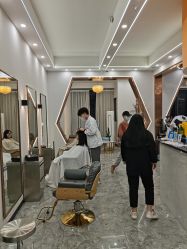 -V8潮牌·接发烫染连锁