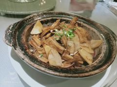 砂锅烧山菌-老牌坊鲁菜名店(宽厚里店)