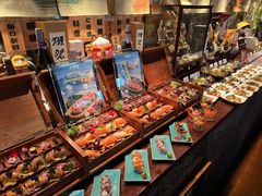 -雍容荟帝王蟹活龙虾展台自助(IFS黑金店)
