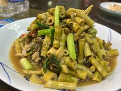 -芦茨金富饭庄·25年老字号·专做稻草鸡