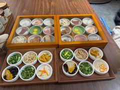 -良米山·云南野生菌过桥米线(上海首店)