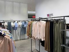 -URBAN REVIVO(上海中庚漫游城店)