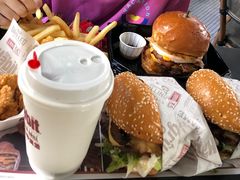 -The Habit Burger Grill 哈比特汉堡(世博店)