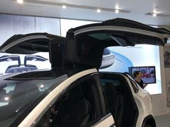 -TESLA 特斯拉(上海太古汇体验店)