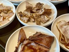 -老鼎万春卤菜(五代传承创始老店)