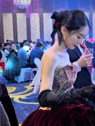-不晚国际婚纱礼服