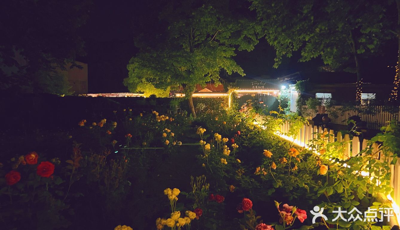 晚风悠然、跌入了花的时间。