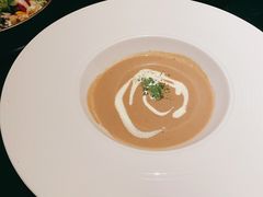 松露蘑菇奶油汤-C&R西班牙餐厅
