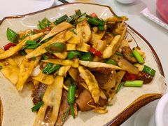 腊肉炒山笋-业华湘·特色菜