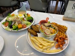 -丽莎沙拉轻食餐厅(国贸店)