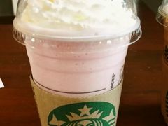 覆朋子马卡龙星冰乐-星巴克臻选(成都宽窄巷子店)