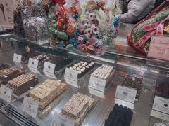 -VENCHI 闻绮(上海佛罗伦萨小镇店)