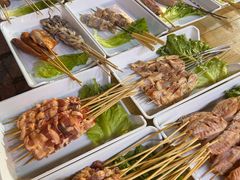 -山野的朋友露营炭火烤肉