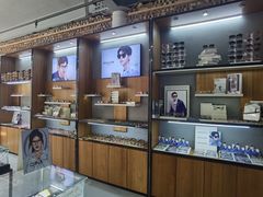 -零度眼镜·宝视友·蔡司依视路(吾悦花街店)