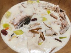 -滇香肴·云南菜蒸汽石锅鱼(云南北路店)